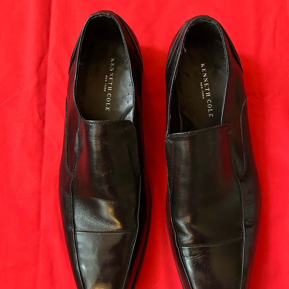 Kenneth Cole Black Leather Loafers (10) - Picture 2 of 9